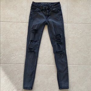 American Eagle Women’s Black Distressed Jegging